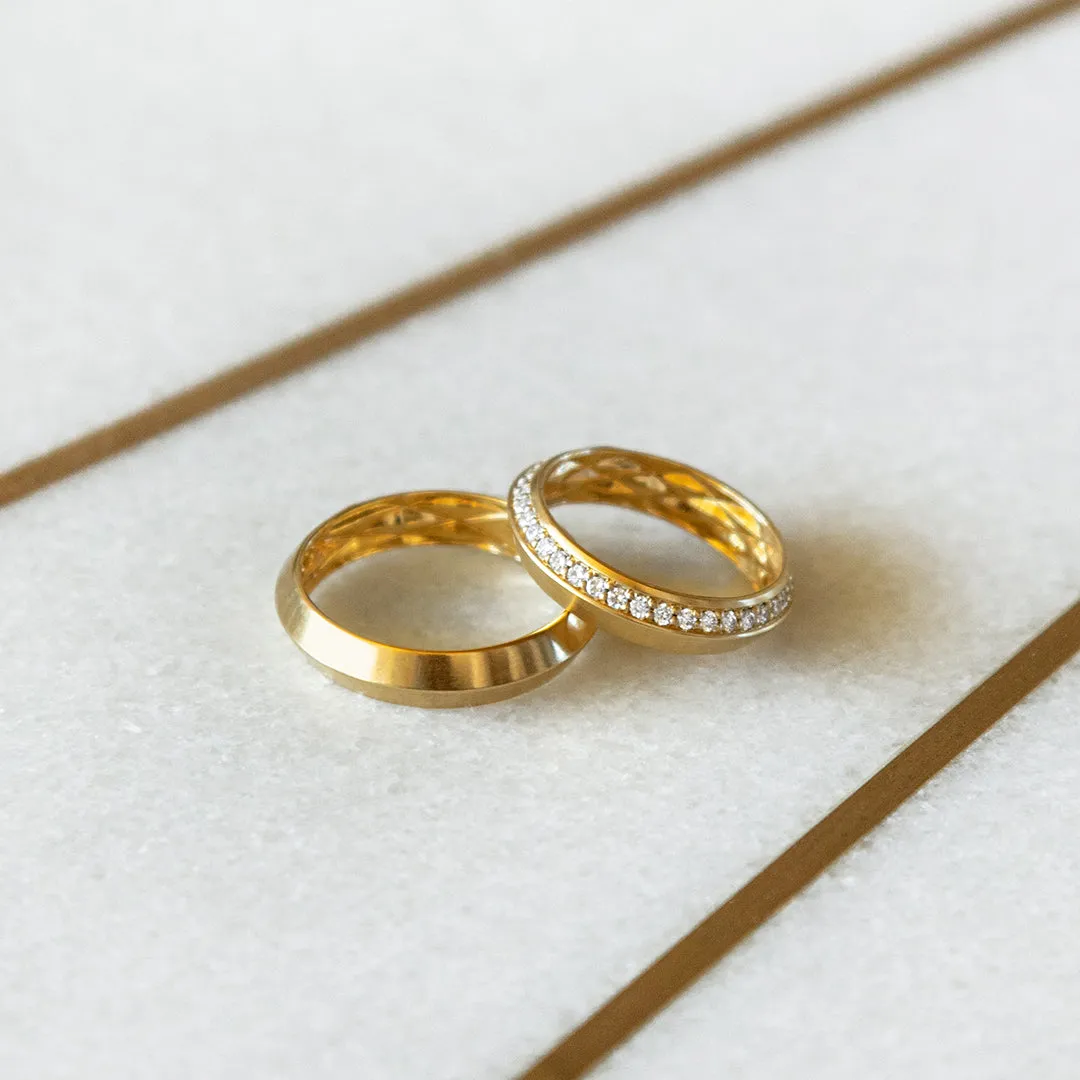 Ascent 5mm Pavé Diamond Bevel Band