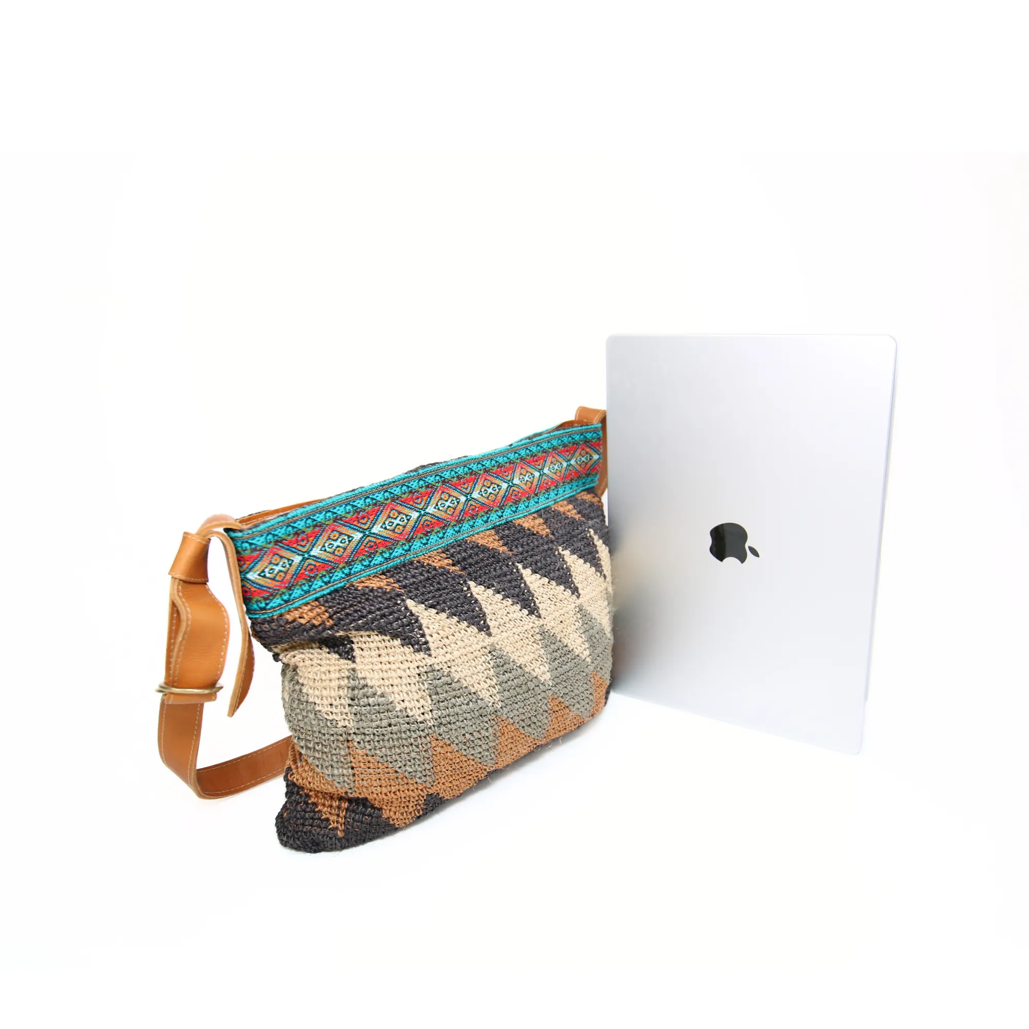 Cabuya Shigra Bag w/ Leather Strap & Andean Pattern Waves Design Red and Green Strap