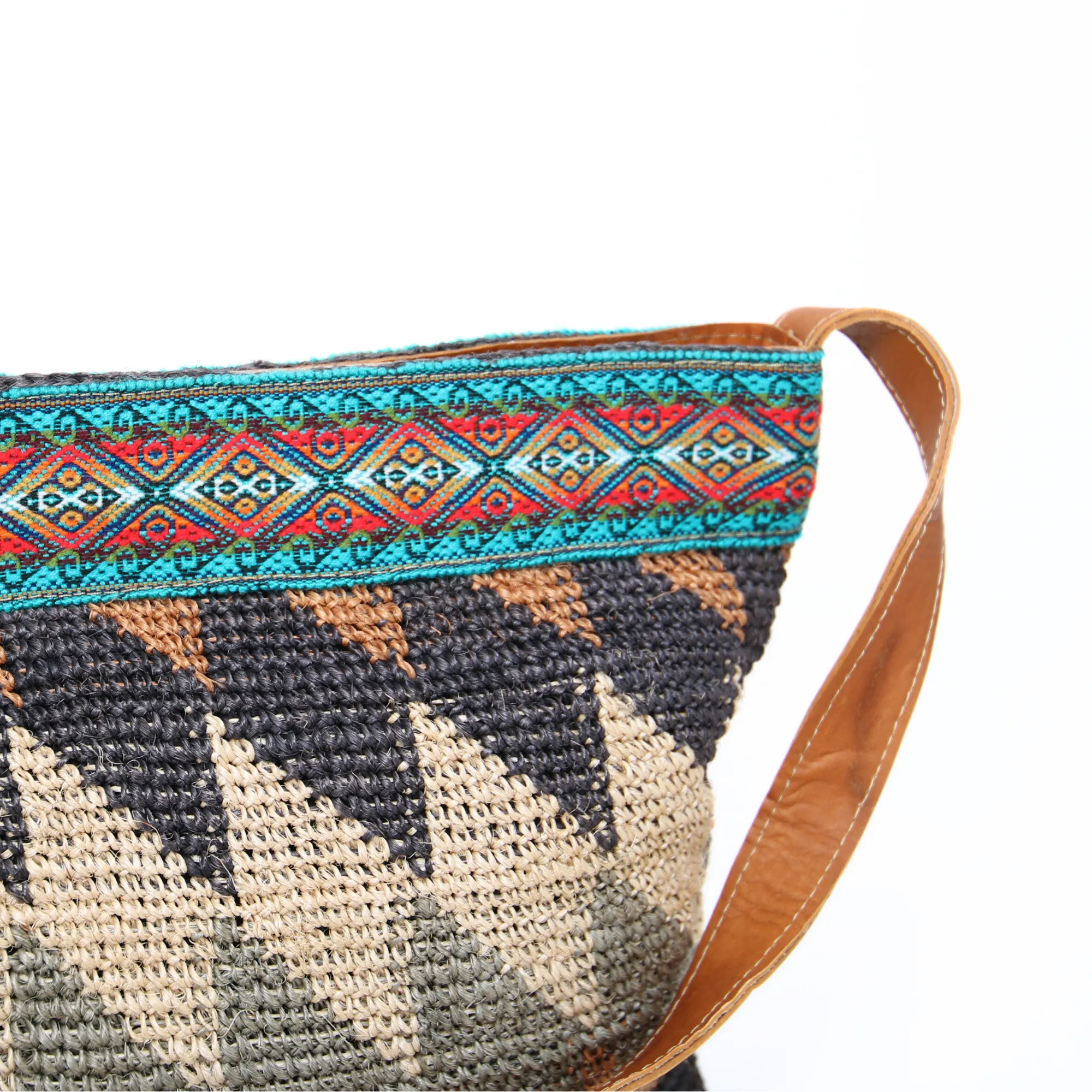 Cabuya Shigra Bag w/ Leather Strap & Andean Pattern Waves Design Red and Green Strap