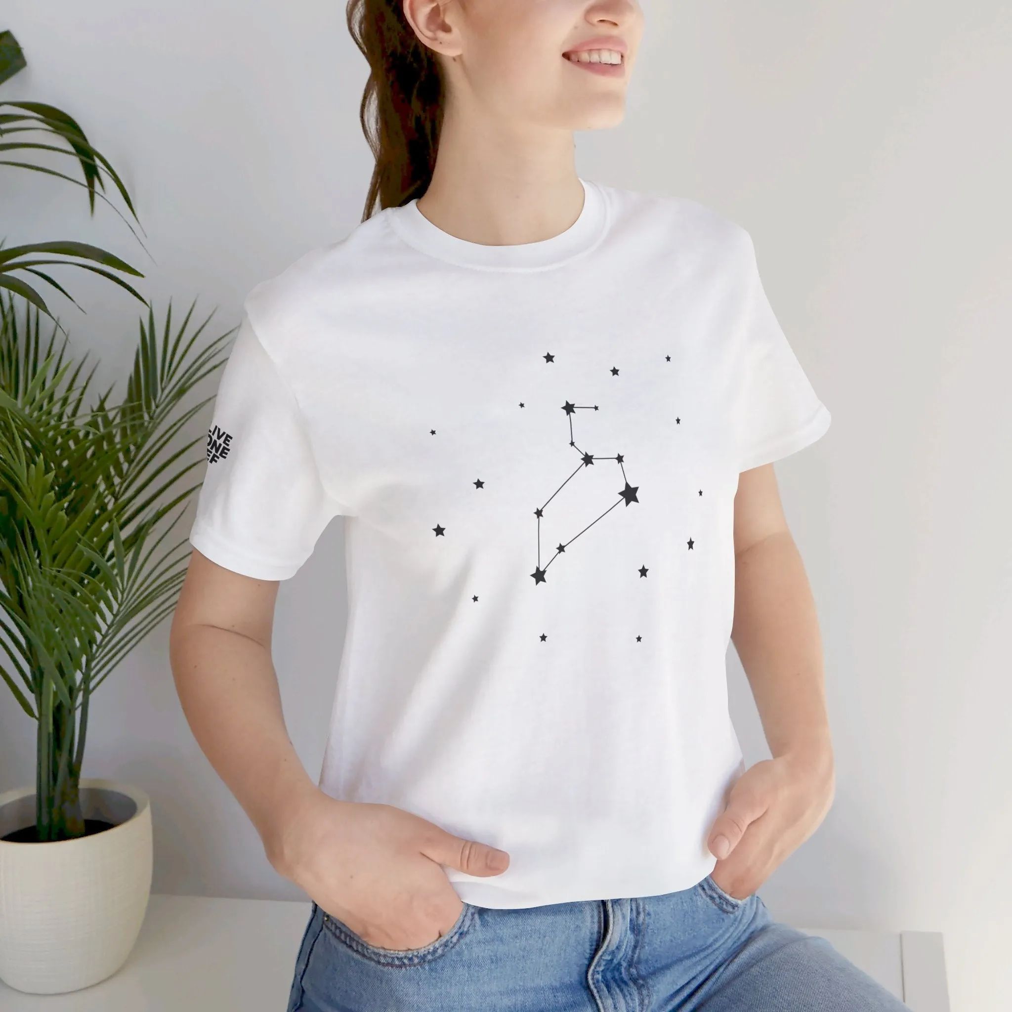 Leo - Unisex Jersey Short Sleeve Tee