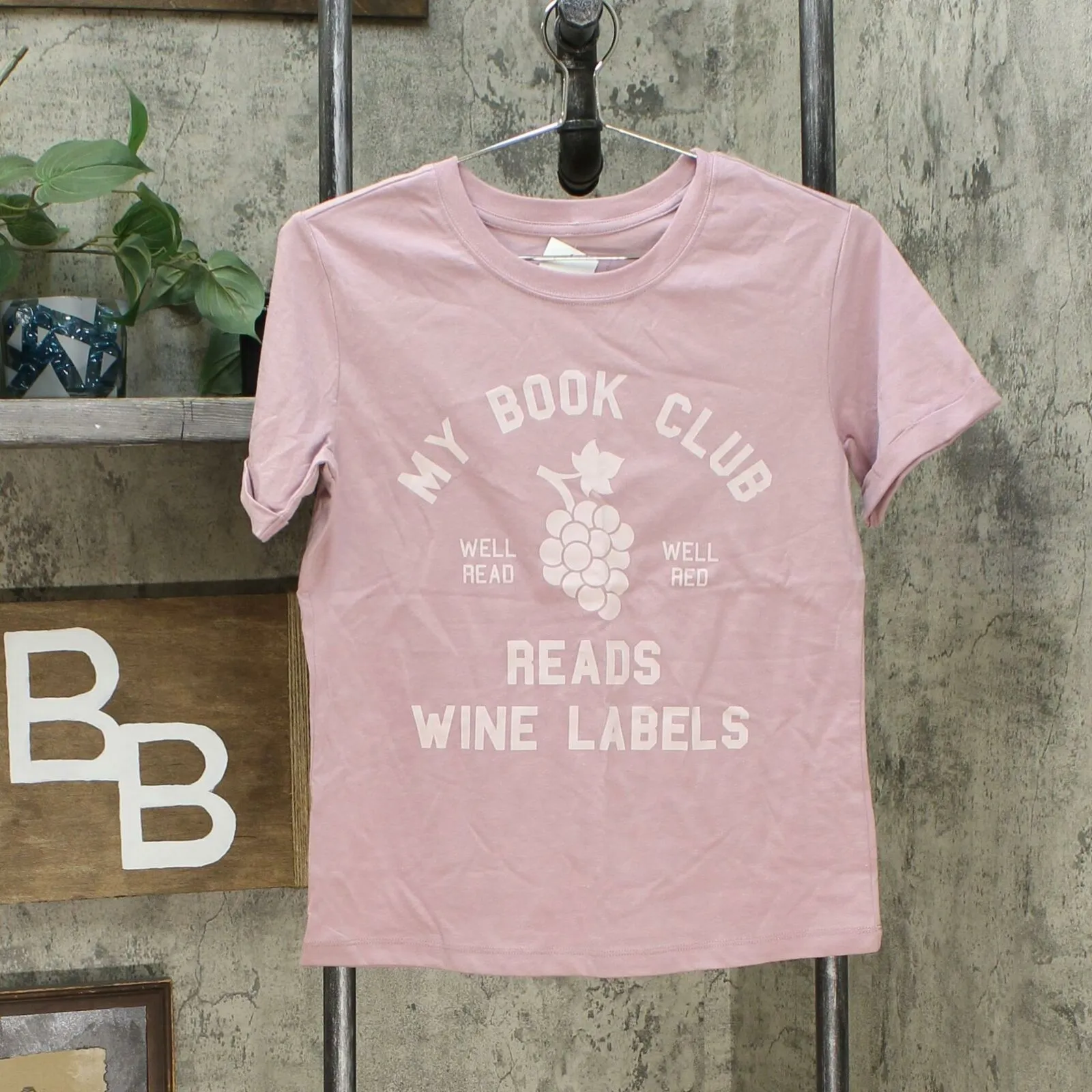 NWT Zoe   Liv Women's My Book Club Reads Wine Labels Graphic T-Shirt X-Small