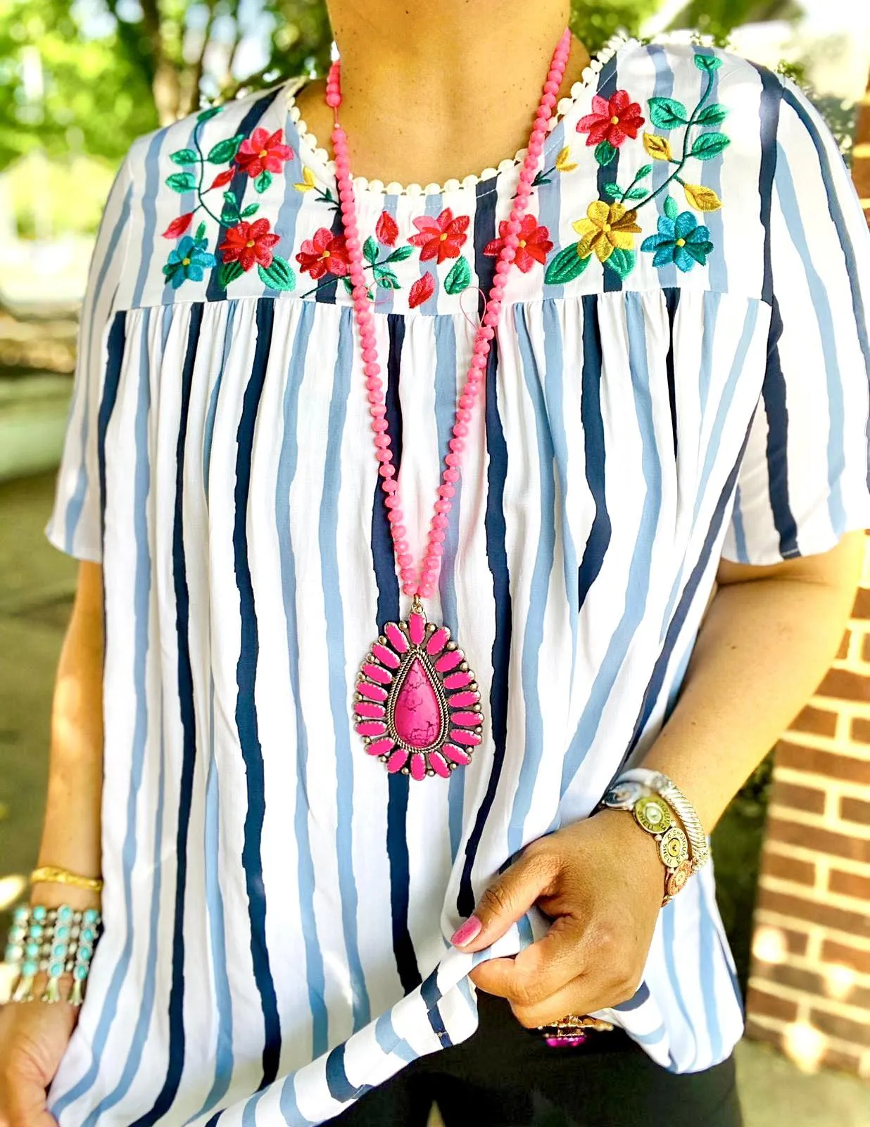 S, M : Striped blouse with floral embroidery - Loose Fit