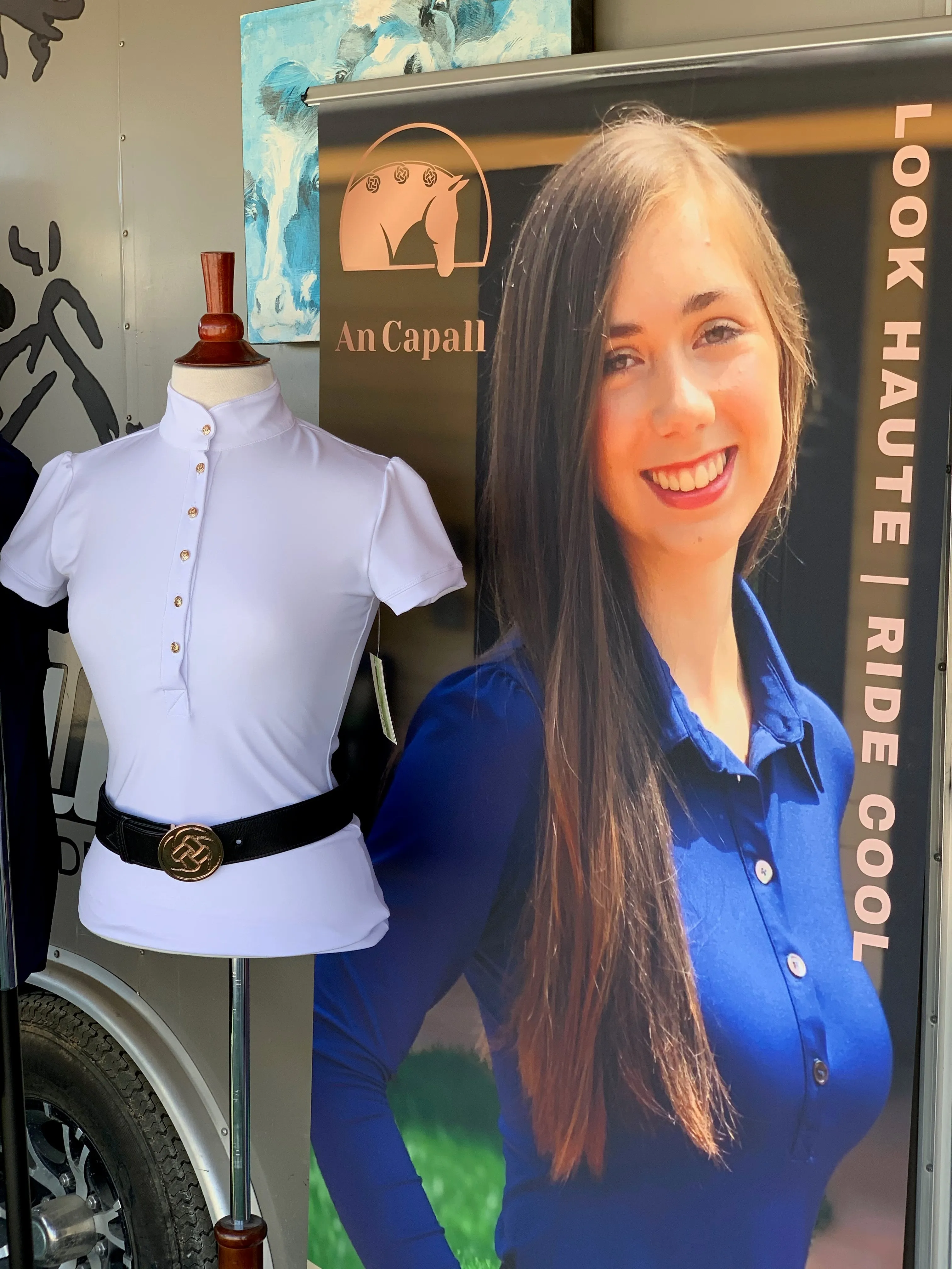 Short Sleeve Gianna Shirt with Gold Icon Buttons