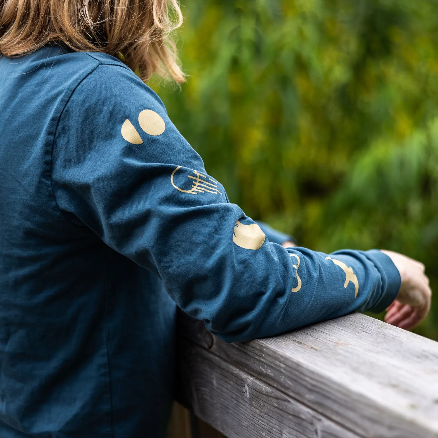 Silver Circle Icon - Long sleeve T-shirt (Stargazer Teal)