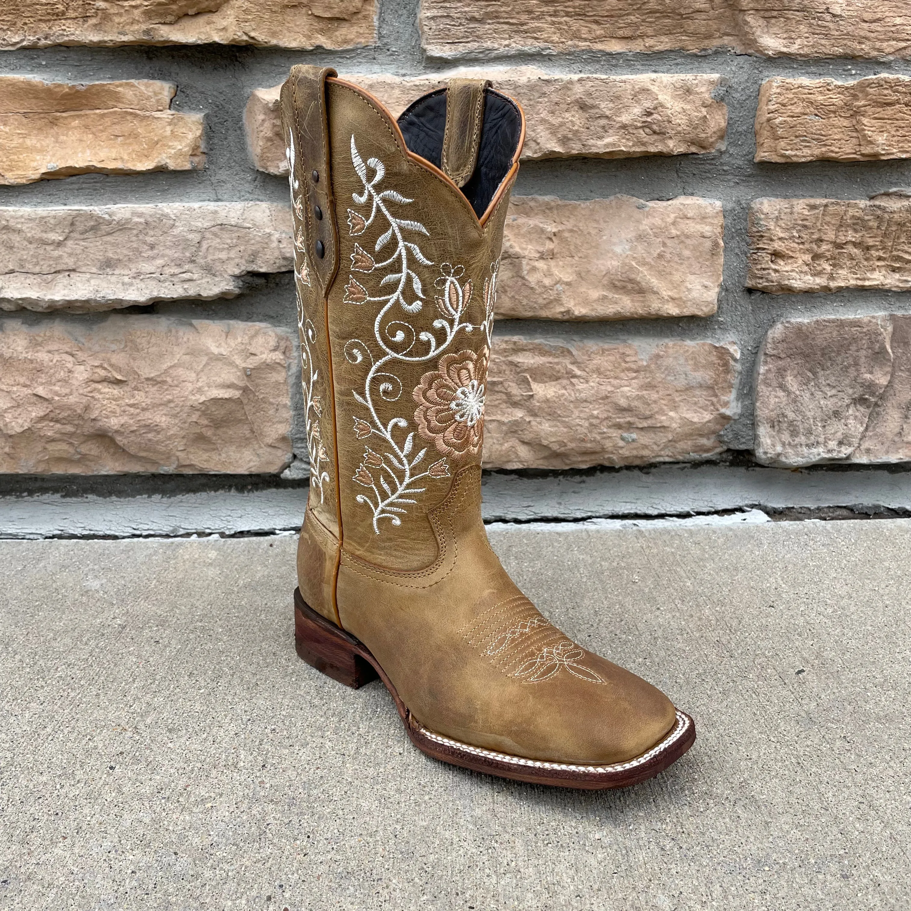 Women's Artillero Flower Embroidered Wide Square Toe Boots