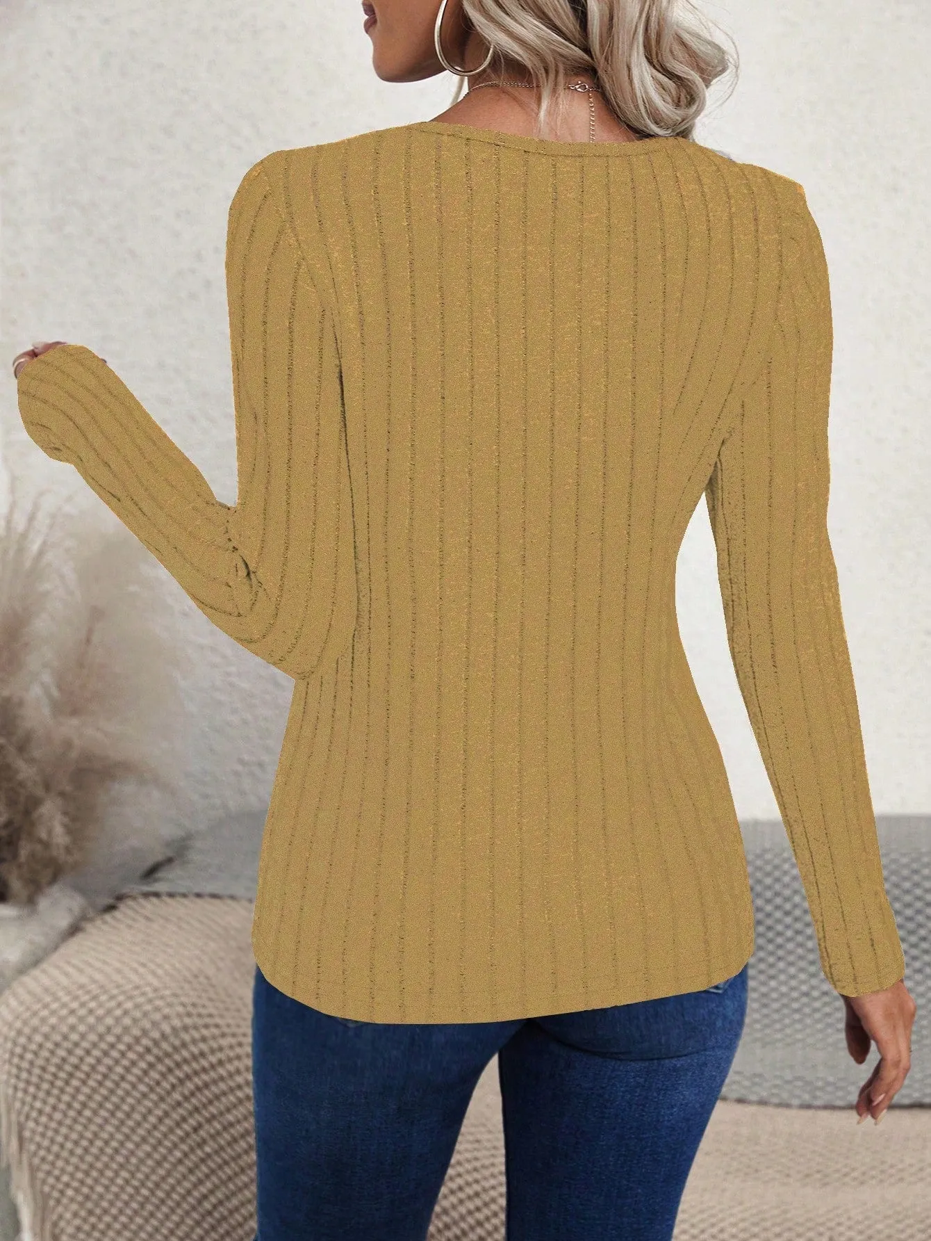 Women's Asymmetric Hem Slit Ribbed Long Sleeve T-Shirt
