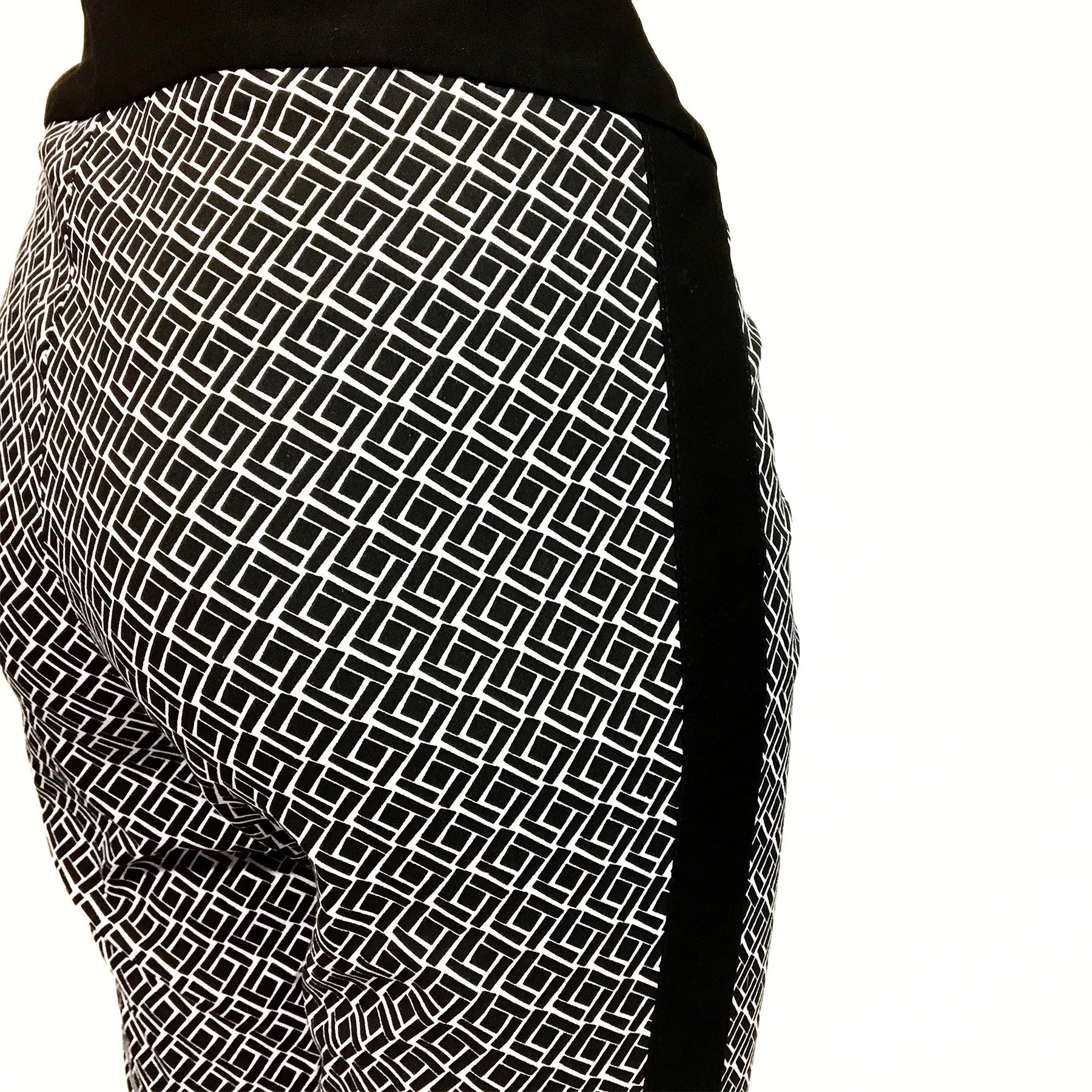 Women's Raffinalla | Comfort Pull On Geometric Pattern Pant | Black