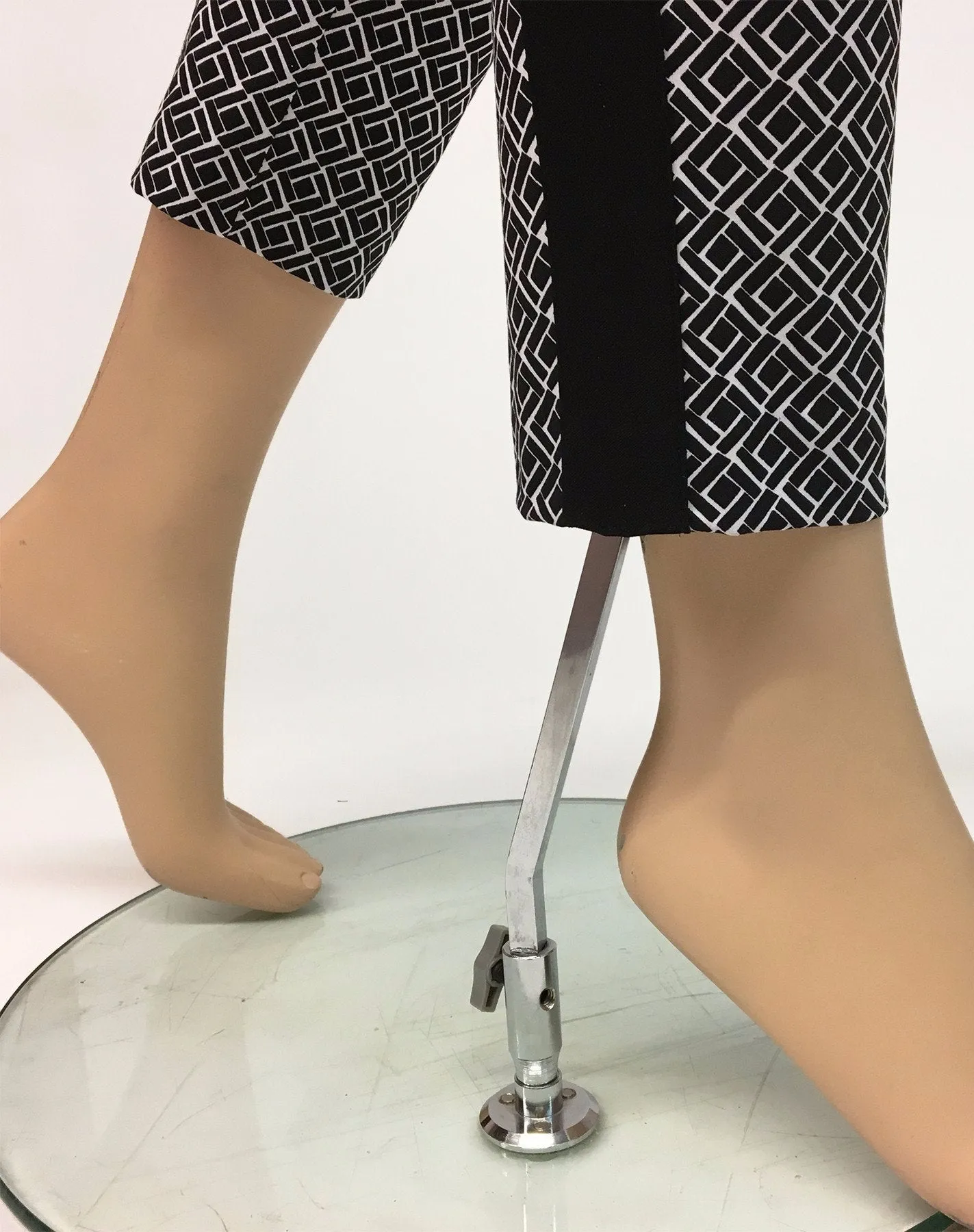 Women's Raffinalla | Comfort Pull On Geometric Pattern Pant | Black